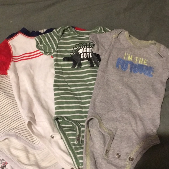 All 0-3 month clothing. Partially new. - Picture 5 of 8